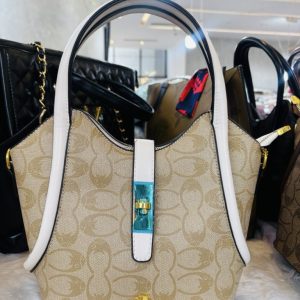 Bucket bag